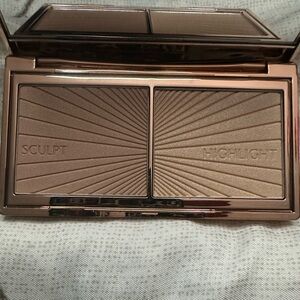 Charlotte Tilbury, Sculpt and Highlight Palette Unused